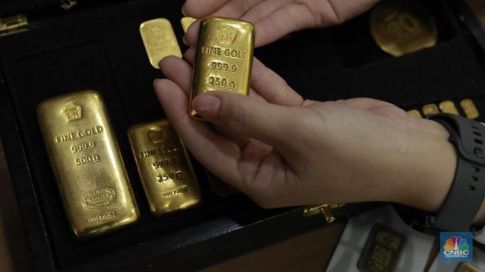 Harga emas Antam di Pegadaian per 27 Januari 2026 yang menunjukkan kenaikan harga jual dan buyback di semua ukuran.