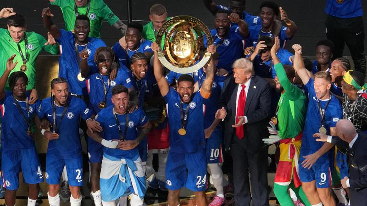 Perayaan juara Chelsea di final Piala Dunia Antarklub 2025 setelah mengalahkan PSG di Stadion MetLife, Amerika Serikat.