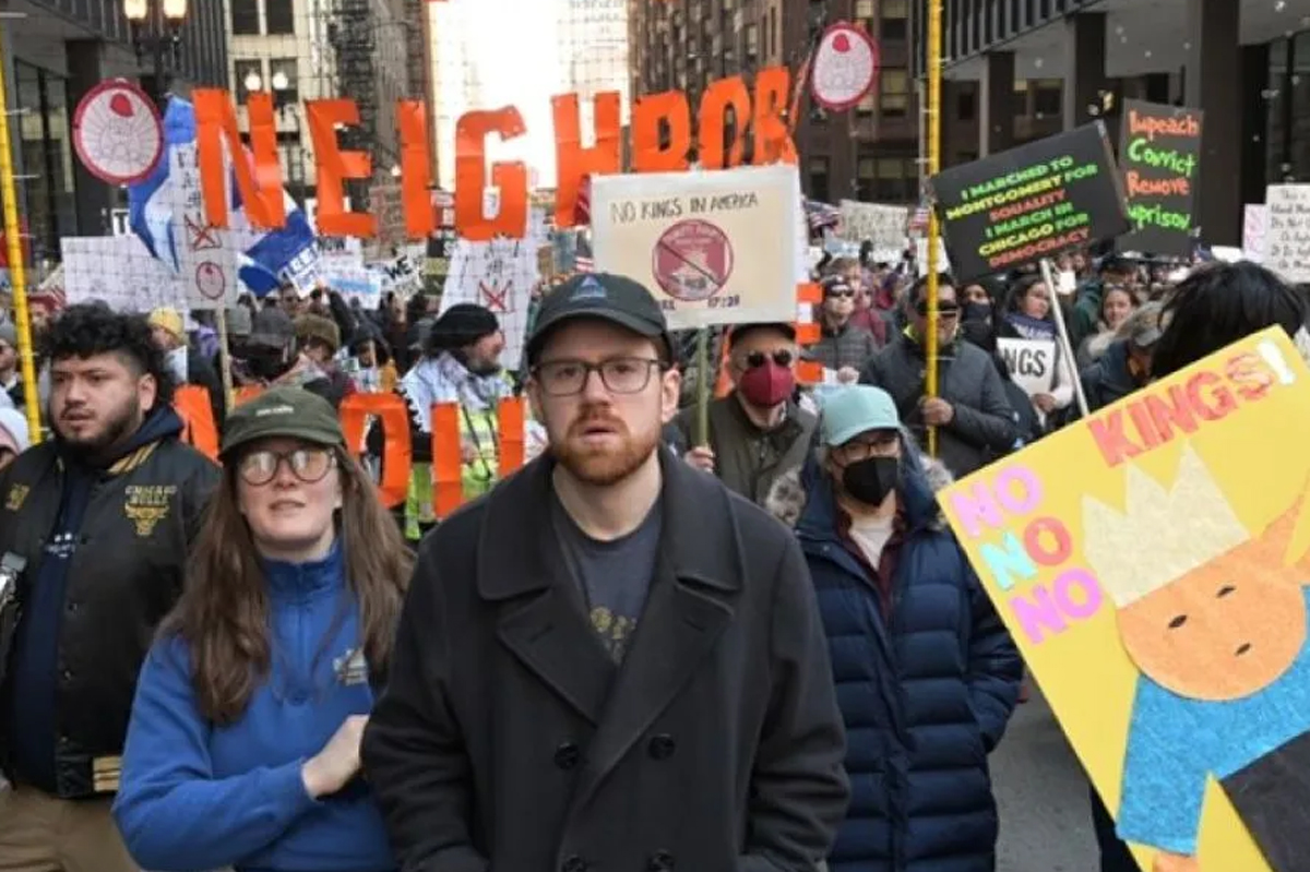 Suasana unjuk rasa massa No Kings di Amerika Serikat menolak kebijakan pemerintahan Donald Trump dan konflik bersenjata di Timur Tengah. (ANTARA)