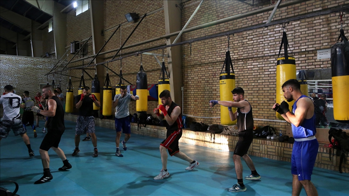 Ilustrasi atlet tinju Iran yang tengah berlatih. (ANADOLU)