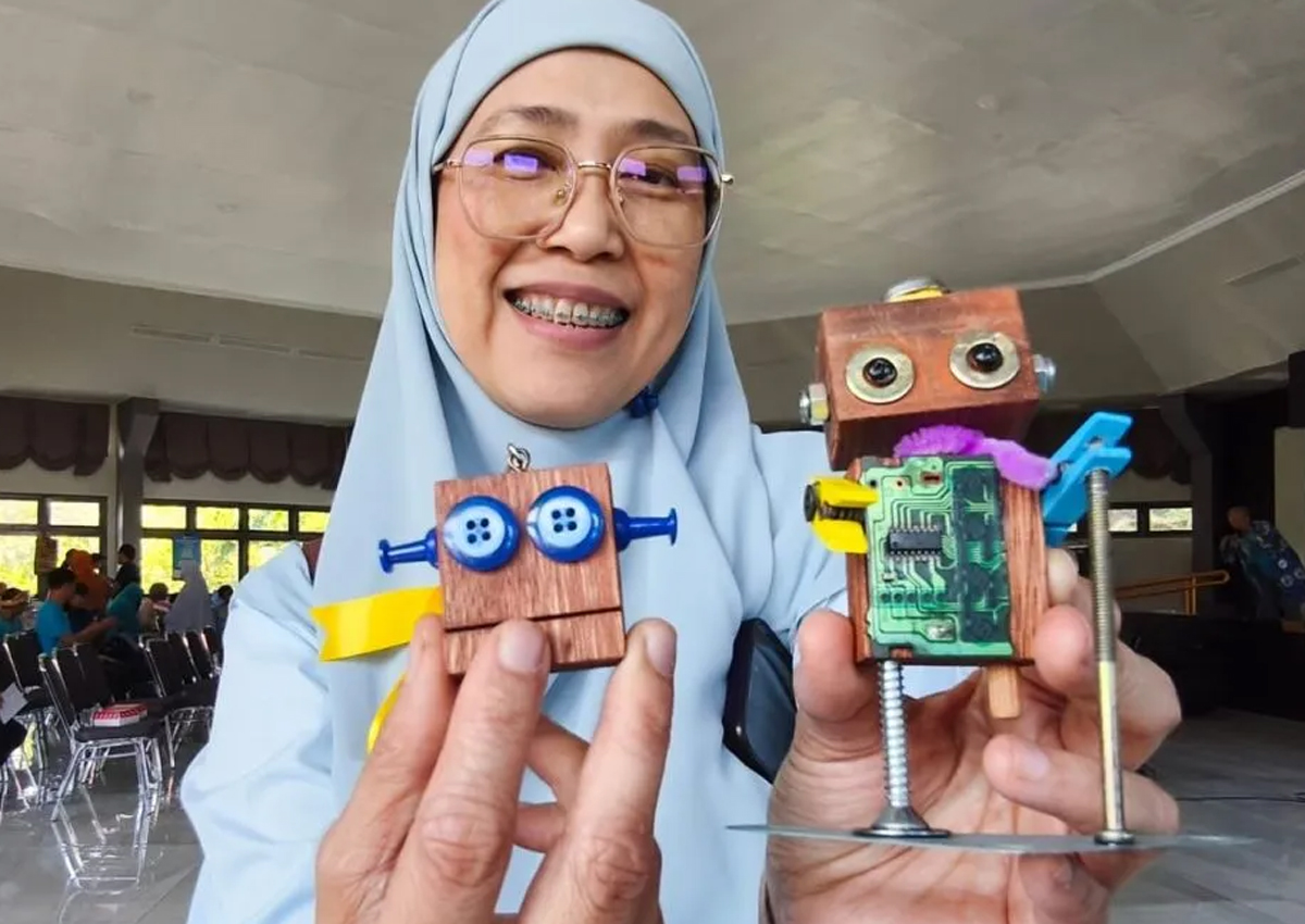 Dokter Spesialis Kedokteran Fisik dan Rehabilitasi Konsultan Pediatri-Anak RSUD Hermina, Nilla Mayasari.