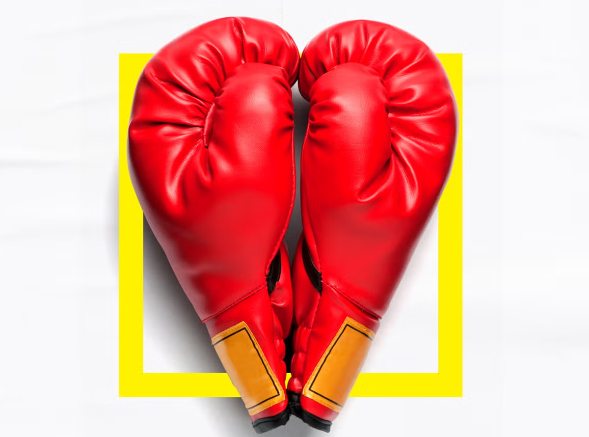 Ilustrasi aktivitas olahraga intensitas tinggi dalam waktu singkat (micro-workout) yang efektif untuk menjaga kesehatan jantung di tengah kesibukan.