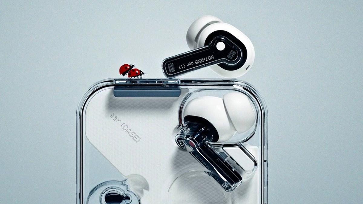 Earphone TWS Nothing Ear (Open) varian warna biru terbaru dengan desain open-ear yang modis dan casing transparan khas Nothing.