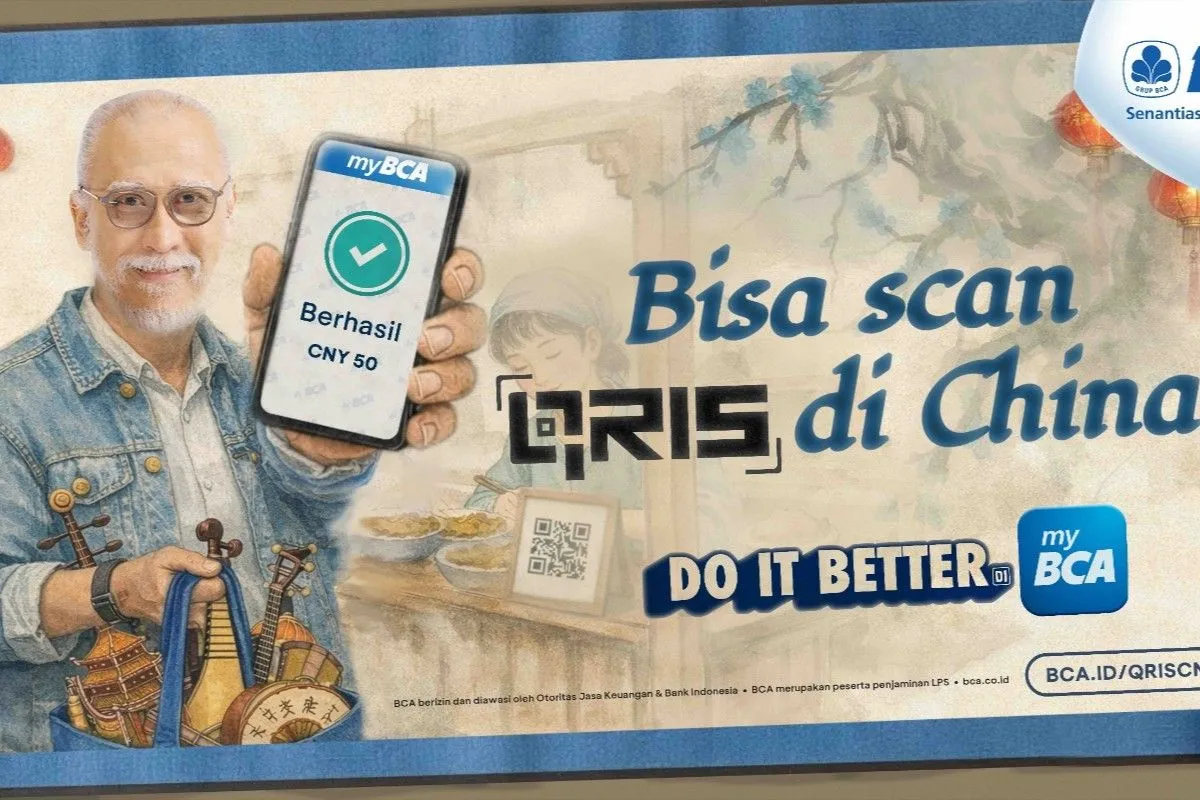 Gambar: Ilustrasi nasabah sedang melakukan transaksi pembayaran menggunakan fitur QRIS Cross Border di sebuah merchant di China melalui aplikasi myBCA.
